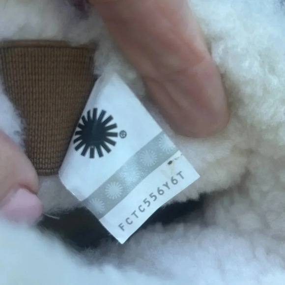 Ugg Seyline Shearling Tan Chestnut Suede Wedge Booties Size 8.5 - Picture 3 of 13